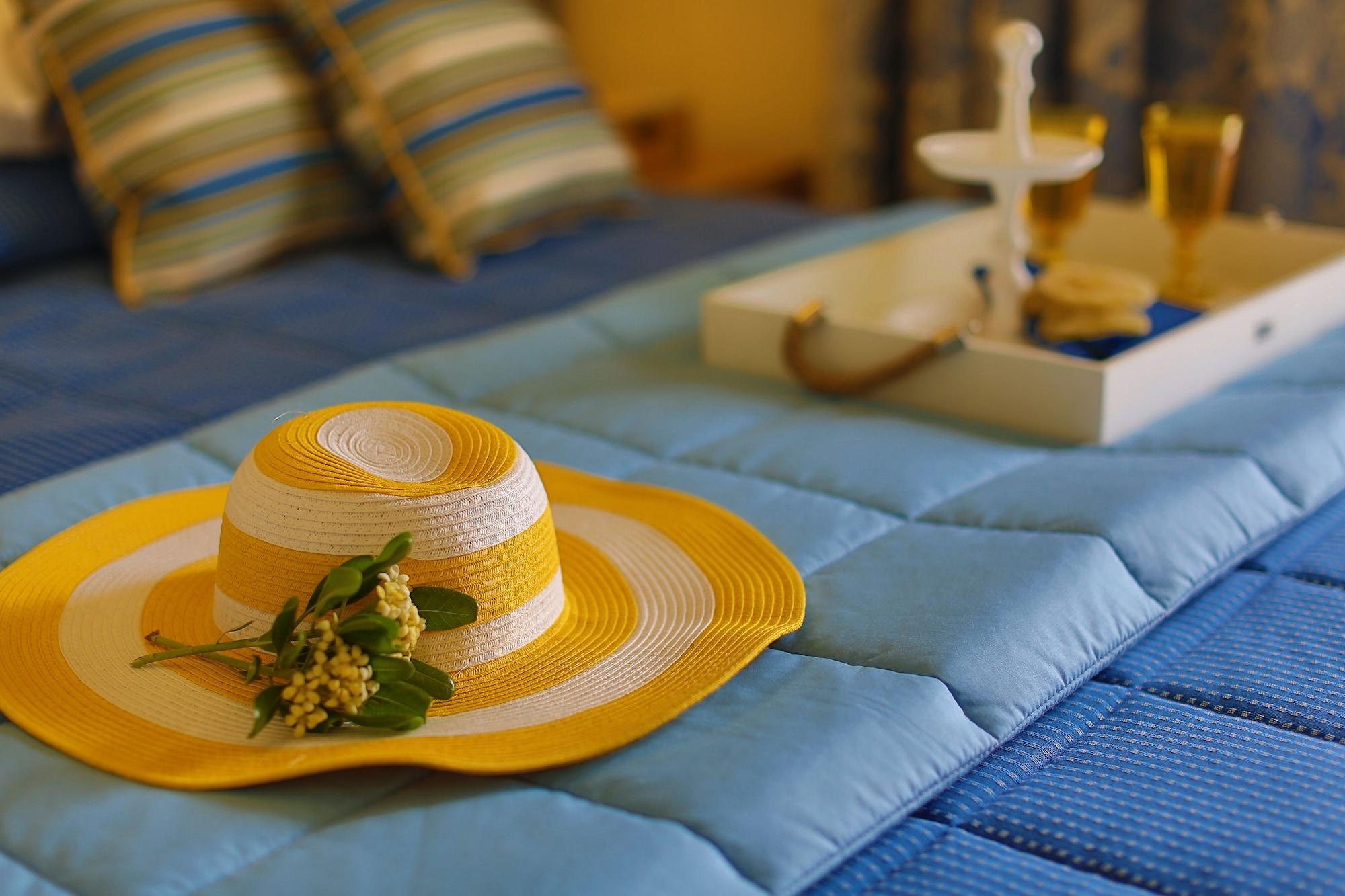 Dolphin Bay Seaside Resort & Suites Galissas Bagian luar foto