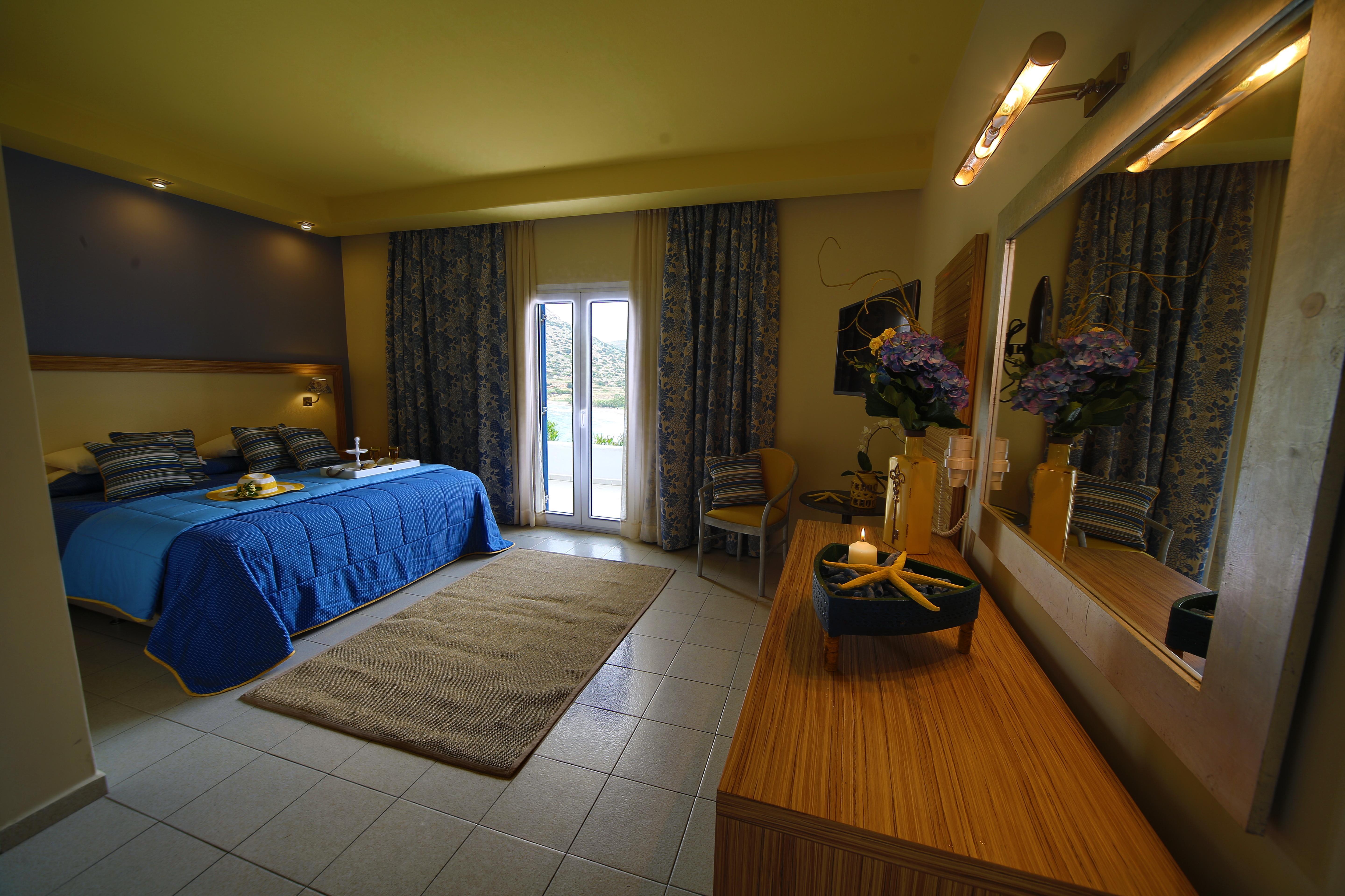 Dolphin Bay Seaside Resort & Suites Galissas Bagian luar foto