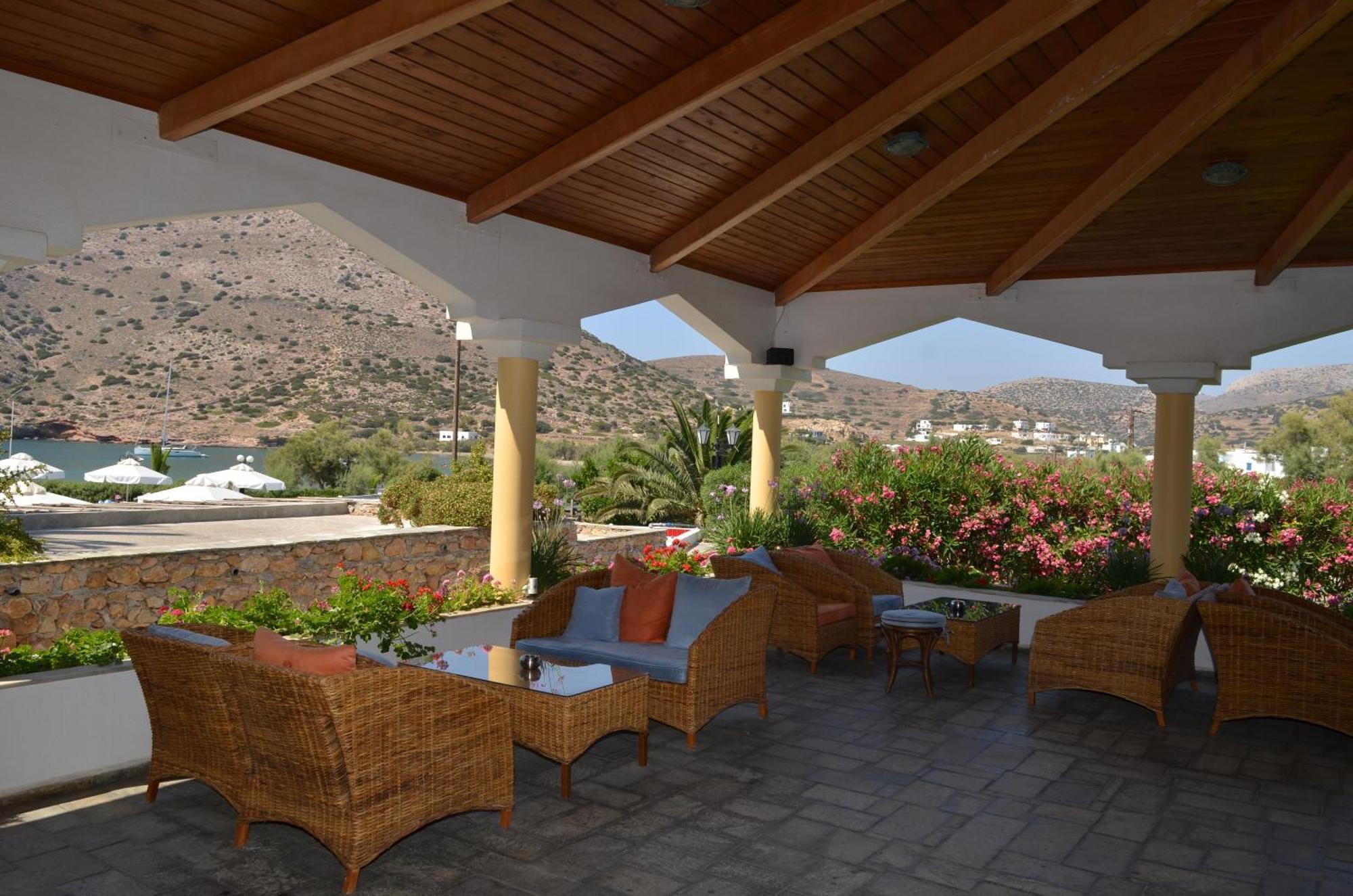 Dolphin Bay Seaside Resort & Suites Galissas Bagian luar foto