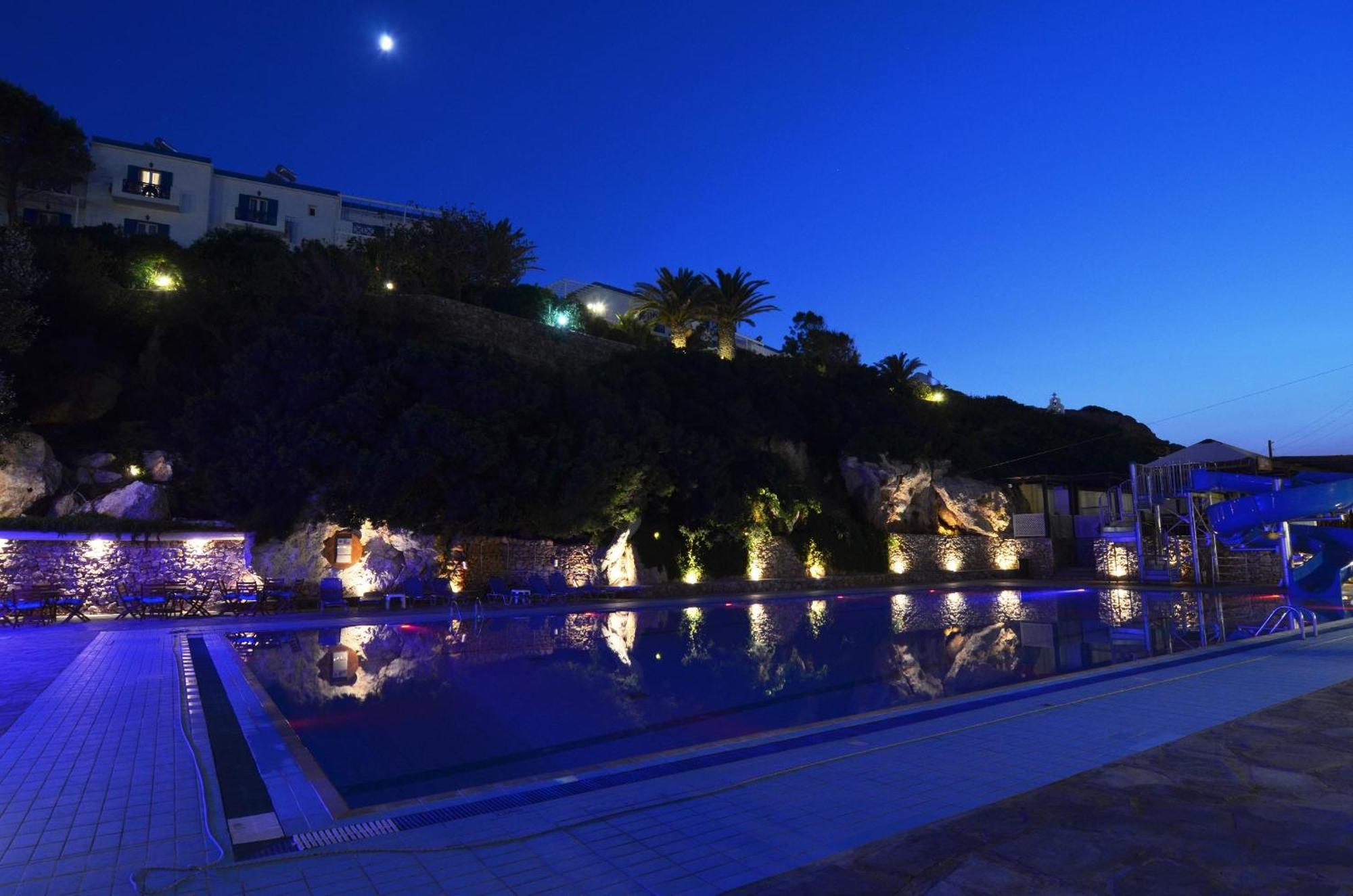 Dolphin Bay Seaside Resort & Suites Galissas Bagian luar foto