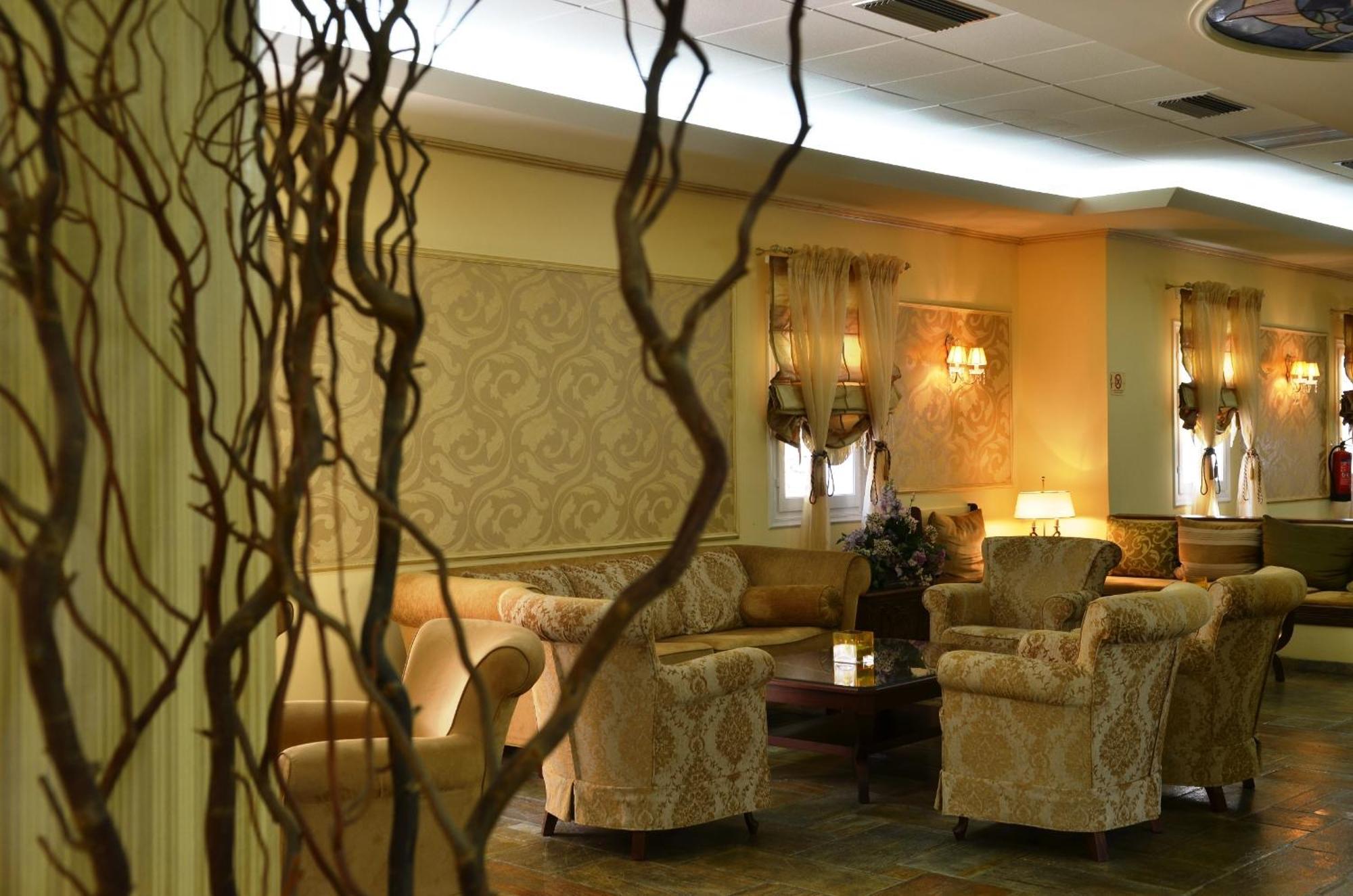 Dolphin Bay Seaside Resort & Suites Galissas Bagian luar foto