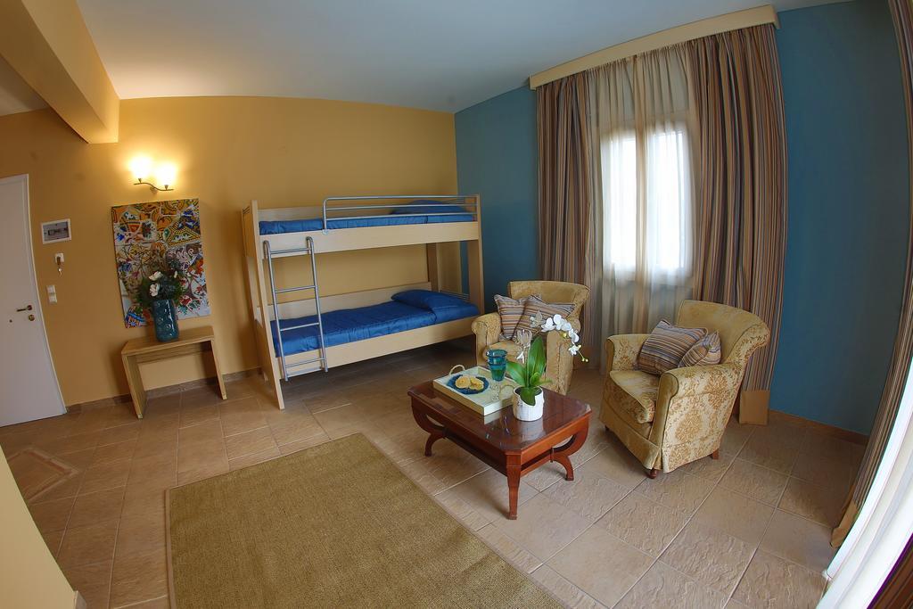 Dolphin Bay Seaside Resort & Suites Galissas Bagian luar foto